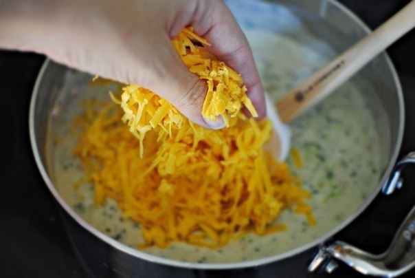 Сырный суп с брокколи Сырный суп с брокколи