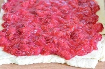 Пирог с вишней и творогом Пирог с вишней и творогом