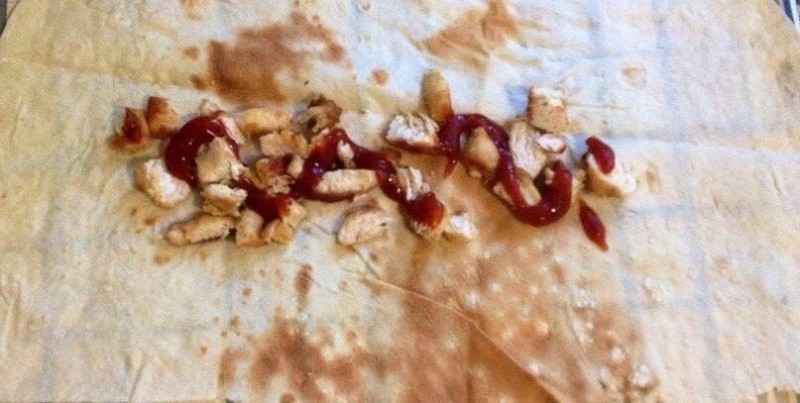 Закуска из лаваша и жаренной курочки Закуска из лаваша и жаренной курочки