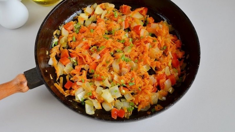 Рулетики из скумбрии с сыром и овощами Рулетики из скумбрии с сыром и овощами