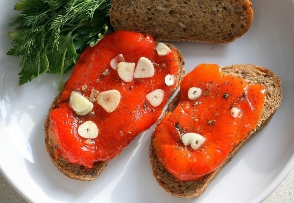 Маринованные печеные перцы Маринованные печеные перцы