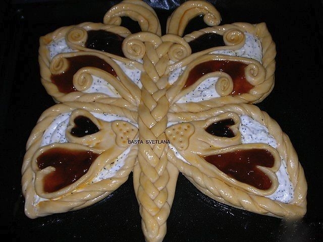 Пирог Бабочка с творожным кремом и вареньем Пирог Бабочка с творожным кремом и вареньем