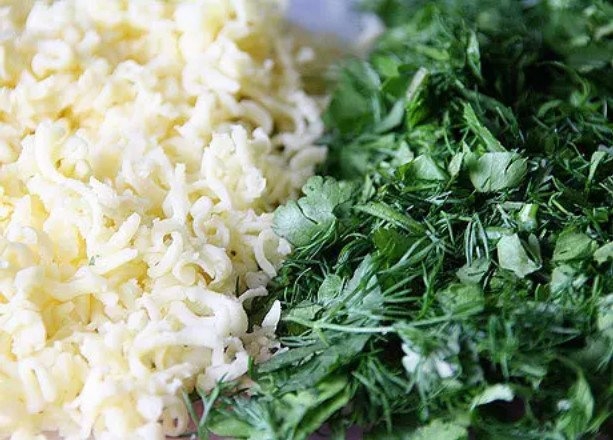 Сырные булочки для завтрака с пряной зеленью Сырные булочки для завтрака с пряной зеленью