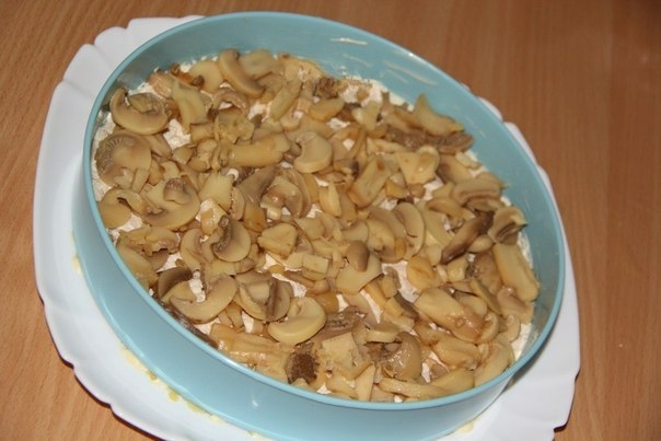 Салат Фантазия с курицей. Салат Фантазия с курицей.