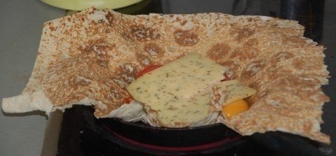 Горячая закуска в лаваше - просто, сочно, сытно! Горячая закуска в лаваше - просто, сочно, сытно!