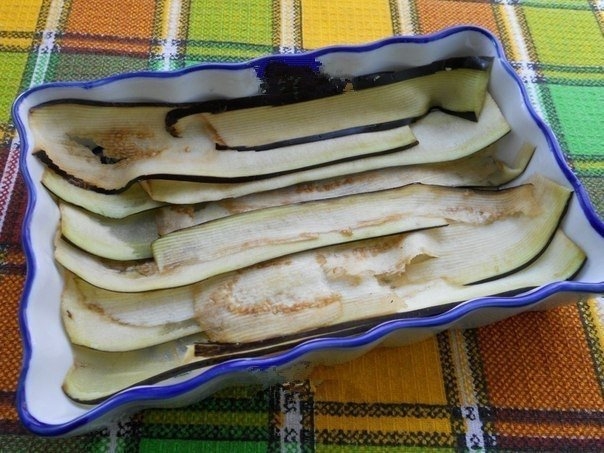 Куриное филе с баклажанами и помидорами в духовке Куриное филе с баклажанами и помидорами в духовке