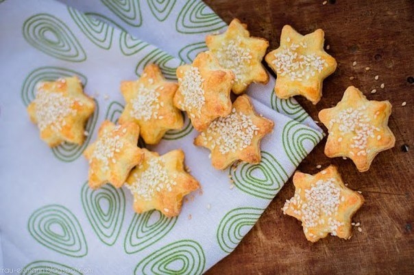 Сырное печенье с кунжутом Сырное печенье с кунжутом