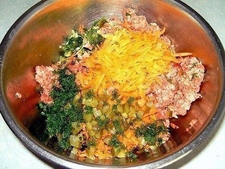 Фаршированные каннеллони, запеченные с сыром. Фаршированные каннеллони, запеченные с сыром.