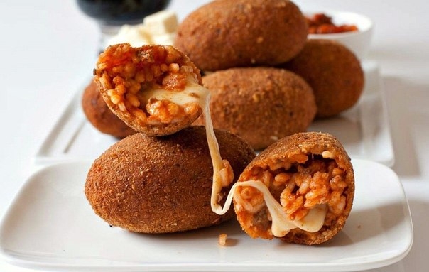 Крокеты с сыром (итальянские рисовые шарики) Крокеты с сыром (итальянские рисовые шарики)