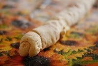 Крендель с корицей и орехами Крендель с корицей и орехами