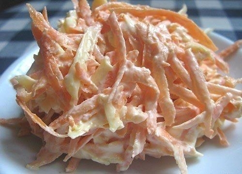 Морковный салат с сыром и чесноком Морковный салат с сыром и чесноком