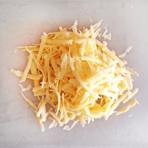 Слойки с яйцом, ветчиной и сыром Слойки с яйцом, ветчиной и сыром