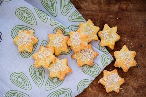 Сырное печенье с кунжутом Сырное печенье с кунжутом
