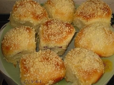 Булочки с наполнителем и посыпкой