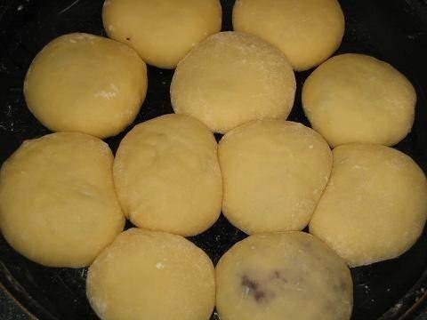 Булочки с наполнителем и посыпкой Булочки с наполнителем и посыпкой