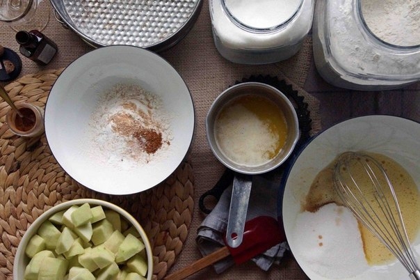 Яблочный пирог с карамелью Яблочный пирог с карамелью