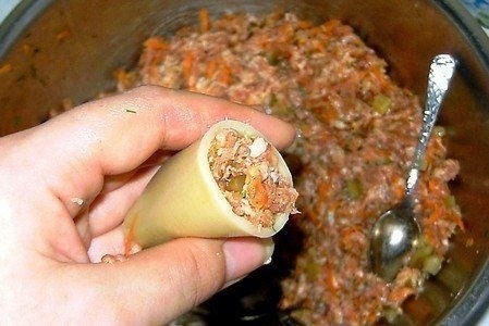 Фаршированные каннеллони, запеченные с сыром Фаршированные каннеллони, запеченные с сыром