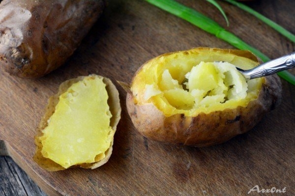 Печёная картошка со сливочной начинкой Печёная картошка со сливочной начинкой