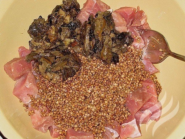 Гречка с мясом и грибами Гречка с мясом и грибами