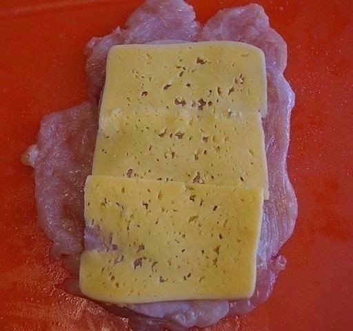 Рулетики Кордон Блю в сливочном соусе Рулетики Кордон Блю в сливочном соусе