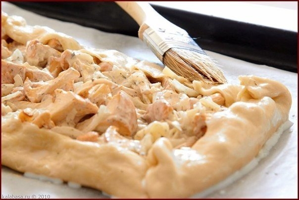 Пирог с грибами, сметаной и сыром Пирог с грибами, сметаной и сыром
