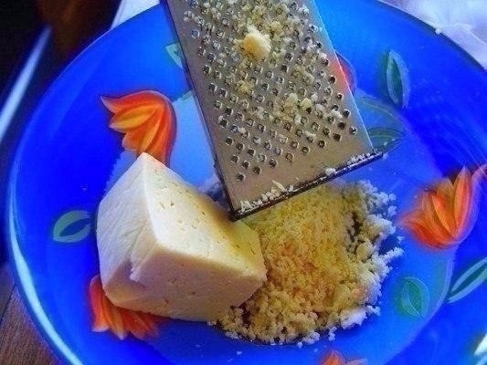 Сырные шарики жареные с чесноком Сырные шарики жареные с чесноком