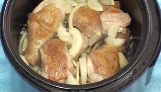 Курица в мультиварке в сметанном соусе Курица в мультиварке в сметанном соусе