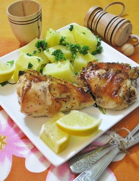 Курица, запеченная с лимоном Курица, запеченная с лимоном