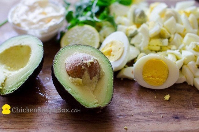 Яичный салат с авокадо