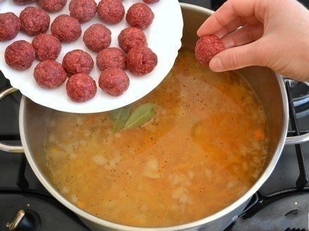 Сытный суп с мясными фрикадельками Сытный суп с мясными фрикадельками