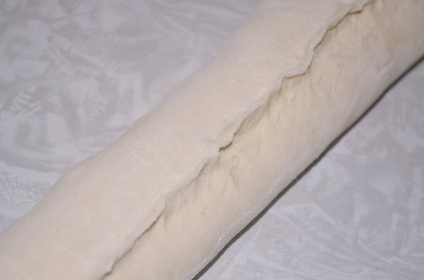 Слоенки с творожной начинкой и изюмом Слоенки с творожной начинкой и изюмом