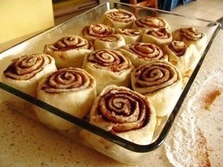 Cinnamon rolls с карамелью и яблоком Cinnamon rolls с карамелью и яблоком