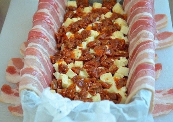 Слоёная мясная запеканка в беконе Слоёная мясная запеканка в беконе