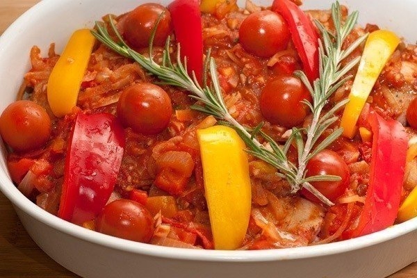 Курица запеченная с овощами Курица запеченная с овощами