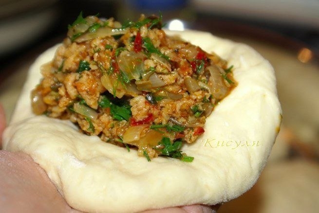 Пирожки с мясной начинкой Пирожки с мясной начинкой
