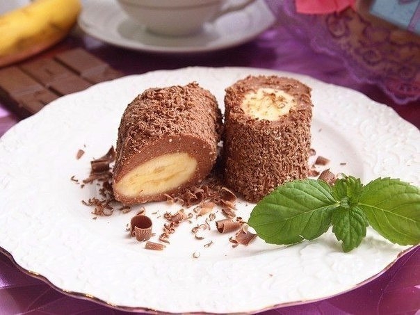 Творожно-шоколадный десерт с бананом.
