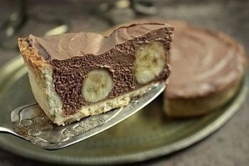 Торт с бананами и шоколадным муссом. Торт с бананами и шоколадным муссом.