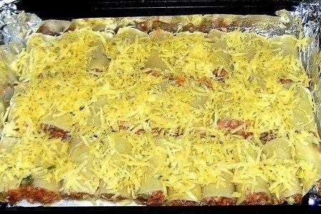Фаршированные каннеллони, запеченные с сыром Фаршированные каннеллони, запеченные с сыром