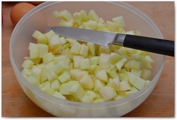 Ну оооочень вкусная шарлотка Ну оооочень вкусная шарлотка