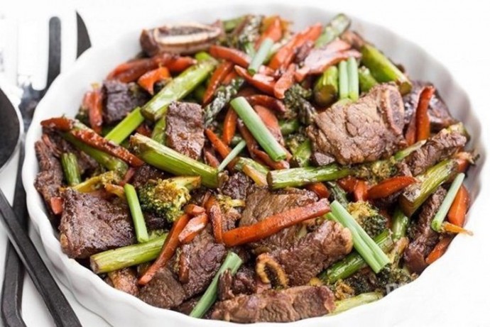 Жареное мясо с овощами Жареное мясо с овощами
