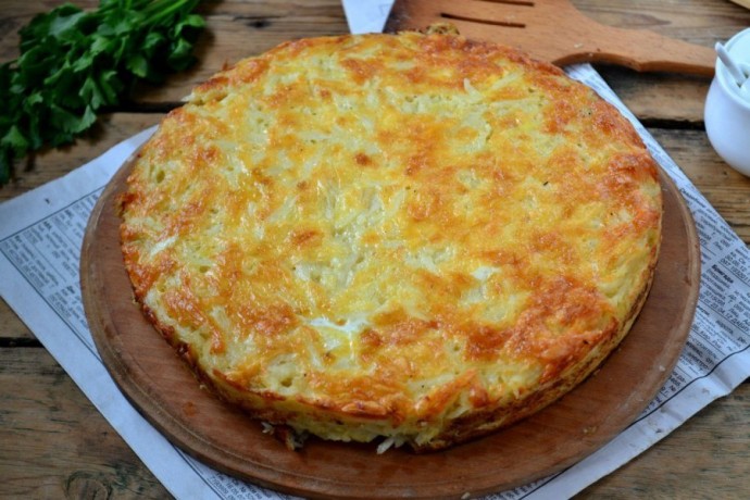 Запеканка из тертого картофеля с сыром и чесноком Запеканка из тертого картофеля с сыром и чесноком