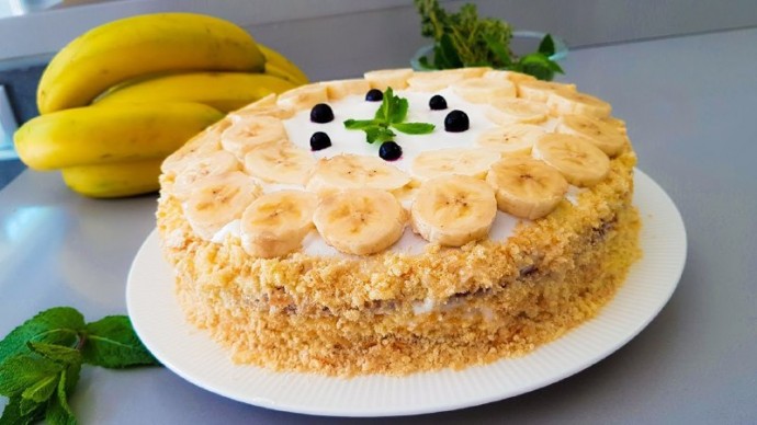 ​Банановый торт с грецкими орехами