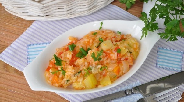 ​Кабачки с овощами и рисом в мультиварке