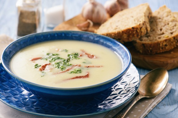 Суп из корня сельдерея со сливками и беконом