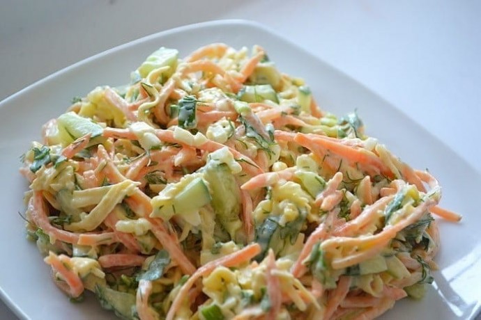салат с корейской морковью и курицей и маринованными грибами слоями