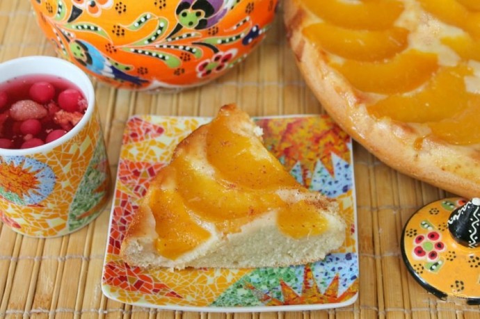 ​Пирог с персиками «Перевертыш»