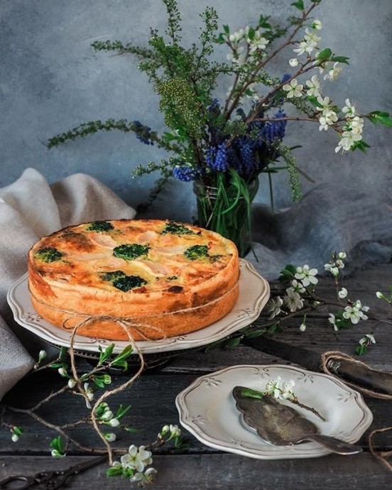 Киш с подкопченной куриной грудкой и брокколи Киш с подкопченной куриной грудкой и брокколи