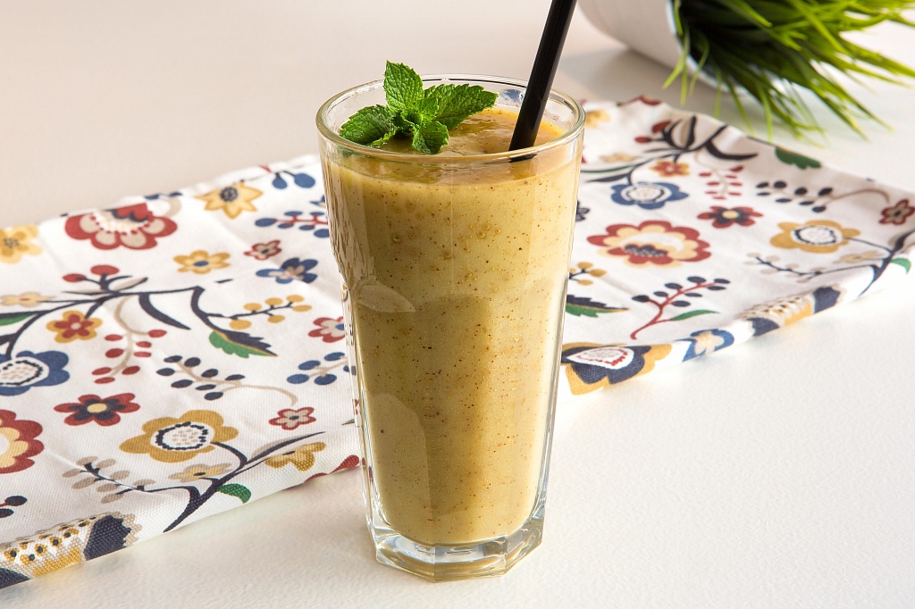 Фруктовый смузи с имбирем