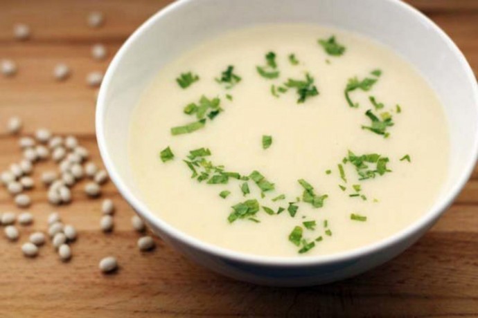 Суп-пюре из белой фасоли с чесноком