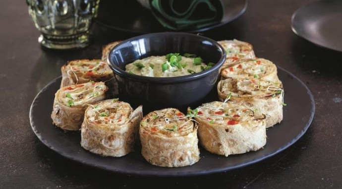 Роллы из лаваша с сыром и курицей Роллы из лаваша с сыром и курицей